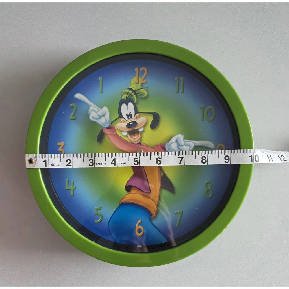 Disney Goofy Moving Hands Wall Clock 10